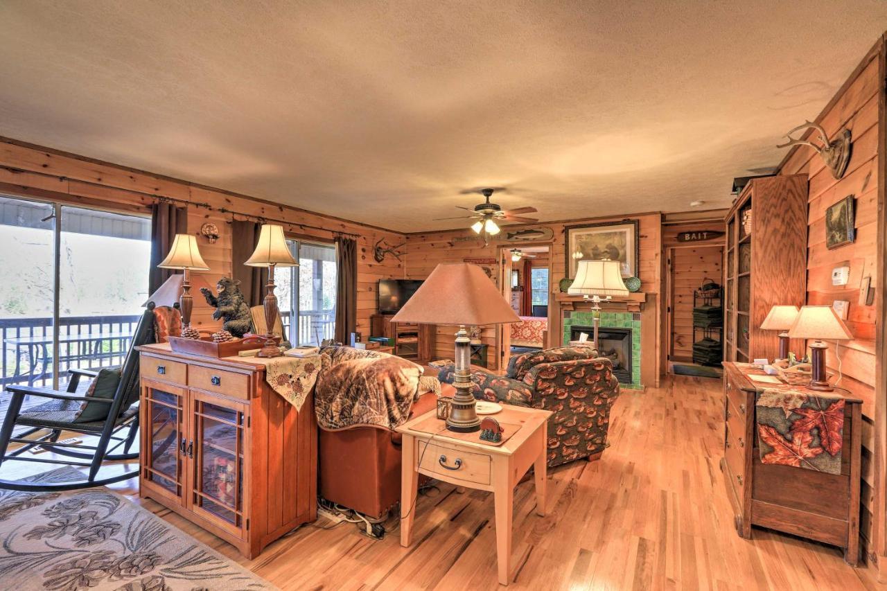 Lakefront Sparta Cottage With Decks And Boat Dock ภายนอก รูปภาพ