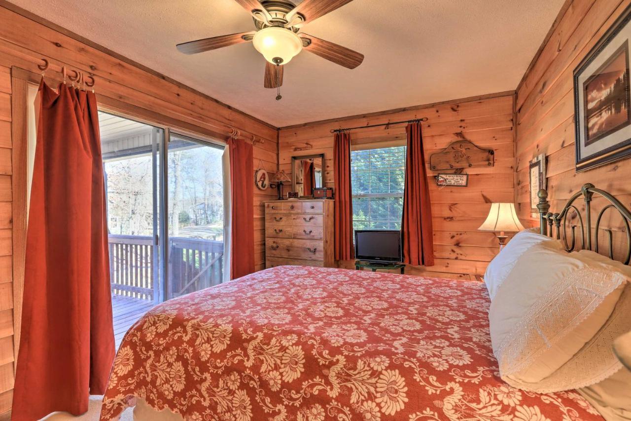 Lakefront Sparta Cottage With Decks And Boat Dock ภายนอก รูปภาพ